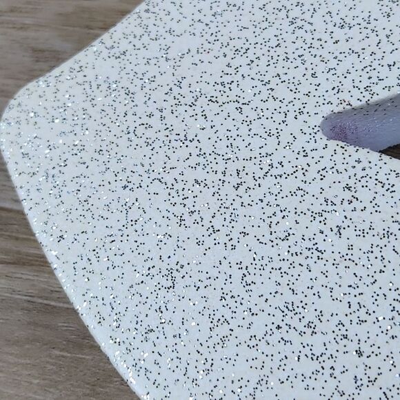 🩵NWOT White Sparkly Wooden Lips Tabletop/Wall Decor Accent - Picture 2 of 5